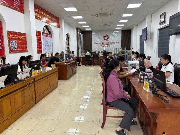 UBND tỉnh Hưng Yên chấn chỉnh tình trạng lạm dụng yêu cầu nộp bản sao chứng thực và giấy tờ, tài liệu khi thông tin đã được tích hợp trên căn cước điện tử
